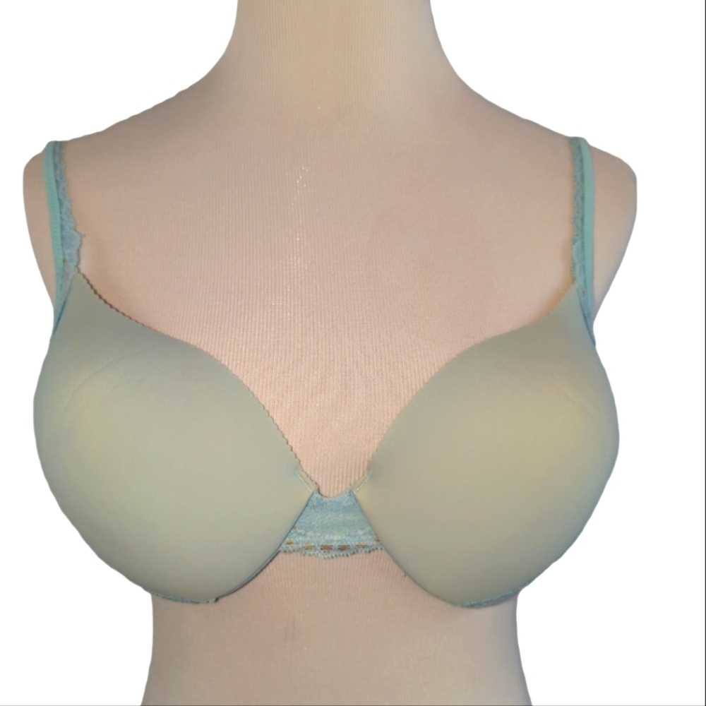 Maidenform bra style 7269, 38C, soft blue with some lace detail